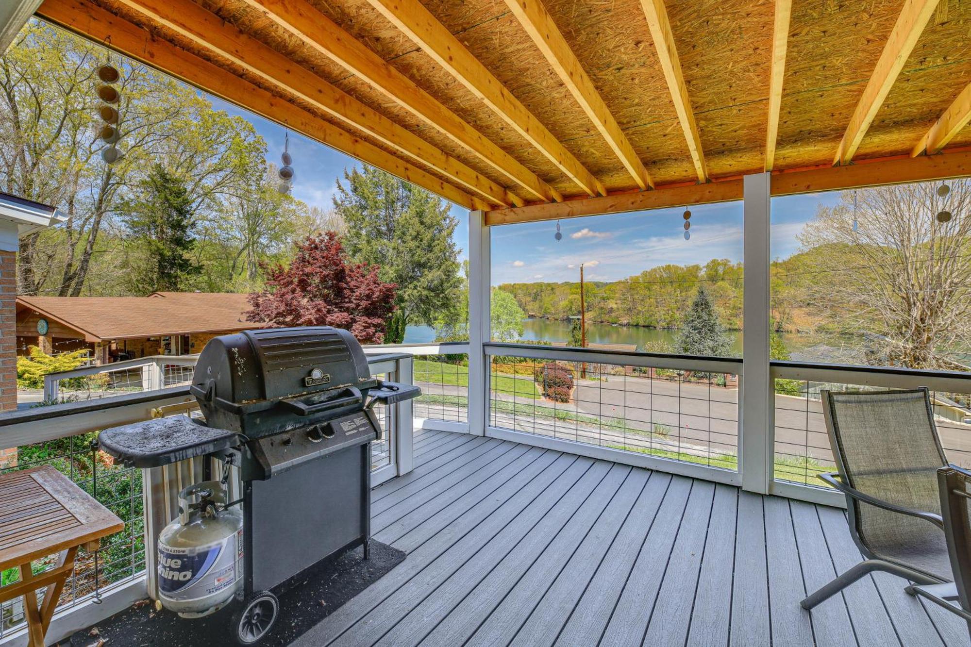 Lakefront Kingsport Home With Private Hot Tub! Exterior photo