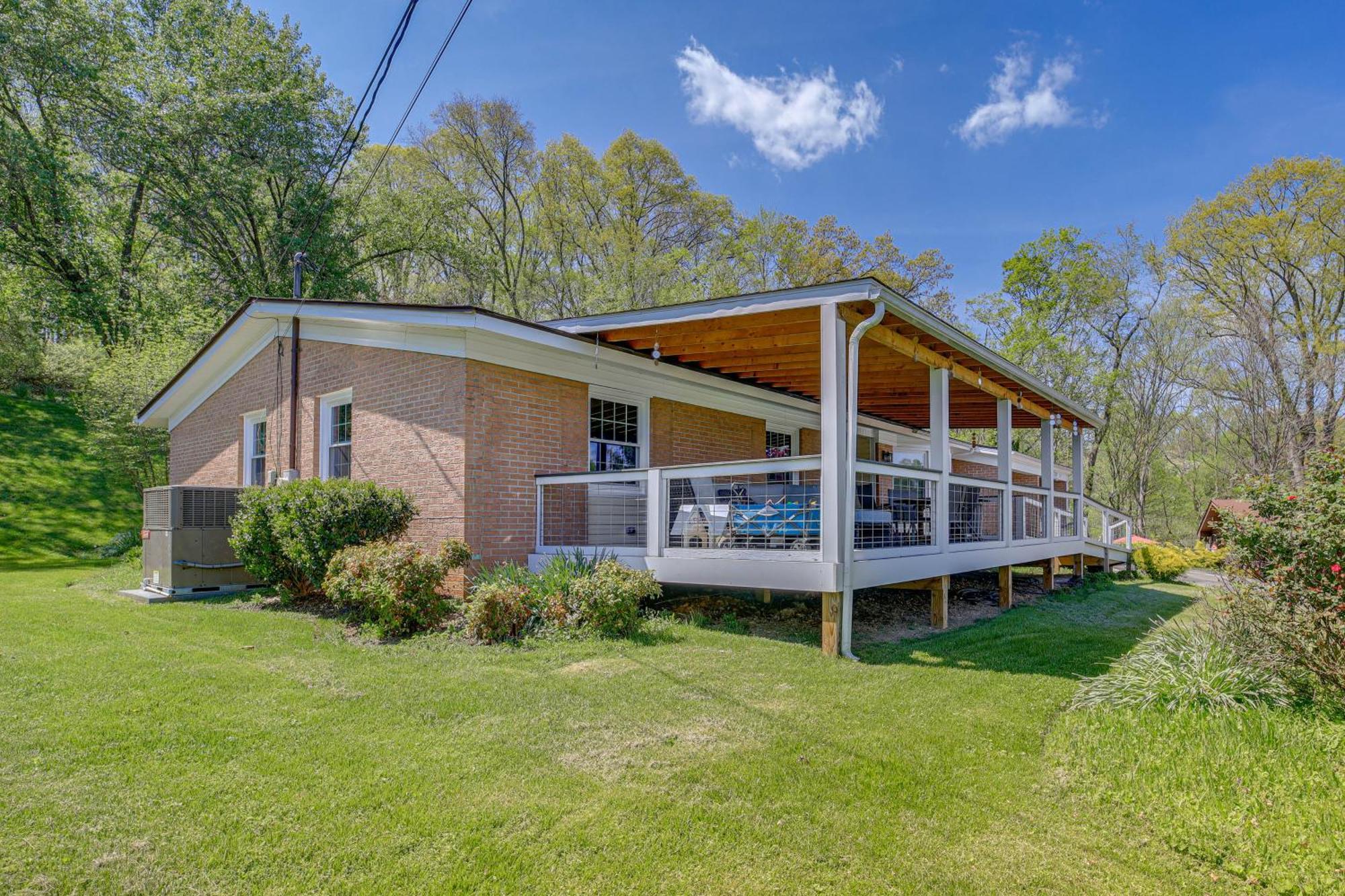 Lakefront Kingsport Home With Private Hot Tub! Exterior photo